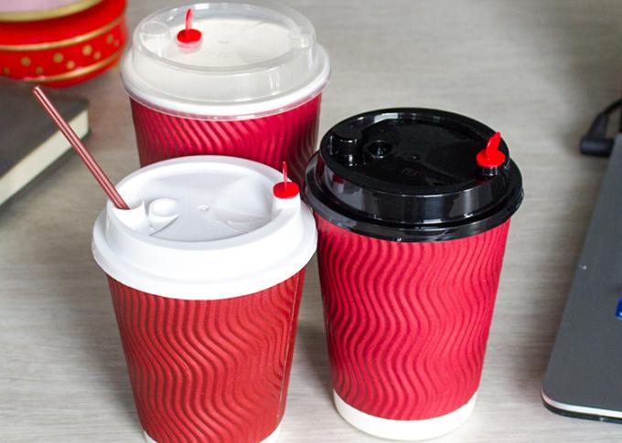 Cubiertas plásticas biodegradables de la taza de papel, formas disponibles de las tapas de la taza modificadas para requisitos particulares