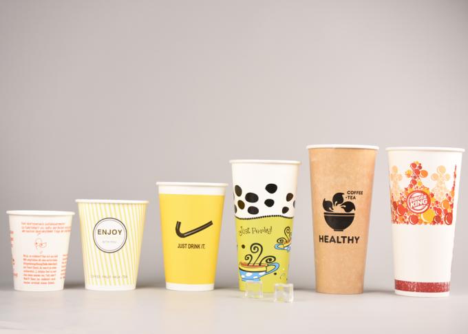 Las tazas de papel PE de la bebida fría hermosa del logotipo cubiertas para el café/la cola, FDA LFGB enumeraron