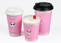 Tazas de café disponibles de un sólo recinto de consumición calificadas de las tazas de papel con las tapas