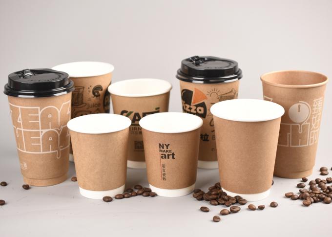 Las tazas de café disponibles medias agradables del diseño 12oz doblan las tazas del papel de empapelar